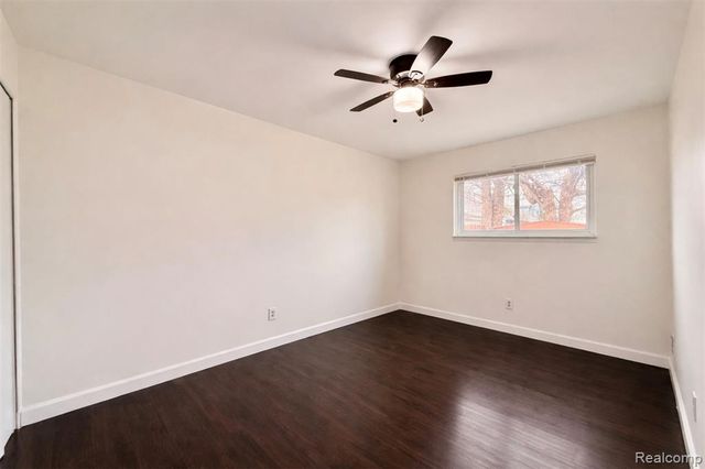 17245 Ivanhoe Street, Roseville, MI 48066