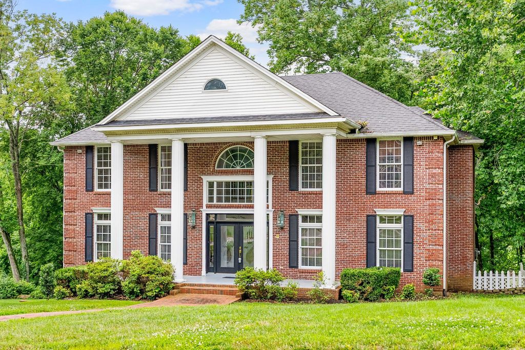 2118 Queens Bluff Way, Clarksville, TN 37043