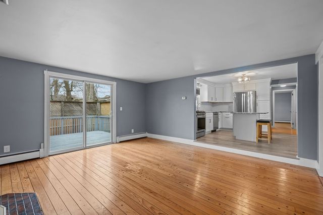 111 Verndale Street, Warwick, RI 02889