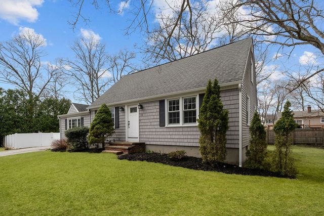 111 Verndale Street, Warwick, RI 02889