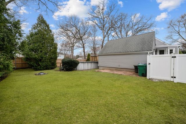 111 Verndale Street, Warwick, RI 02889