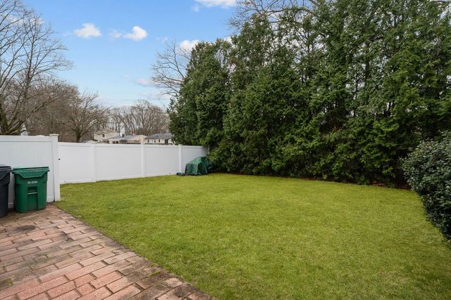 111 Verndale Street, Warwick, RI 02889