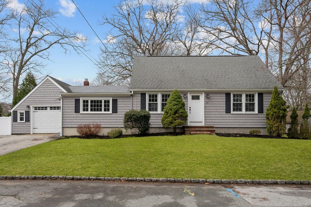 111 Verndale Street, Warwick, RI 02889