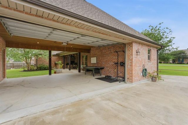 2677 Newberry Station Dr Drive, Lake Charles, LA 70611