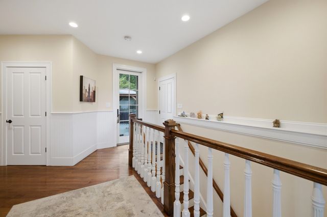 8 Longmeadow Rd, Newton, MA 02459