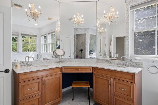 8 Longmeadow Rd, Newton, MA 02459