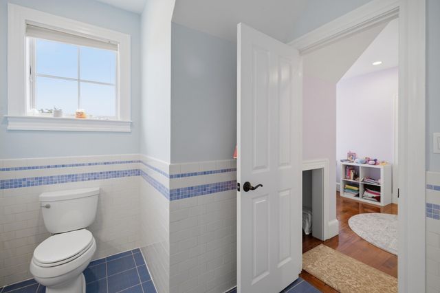 8 Longmeadow Rd, Newton, MA 02459