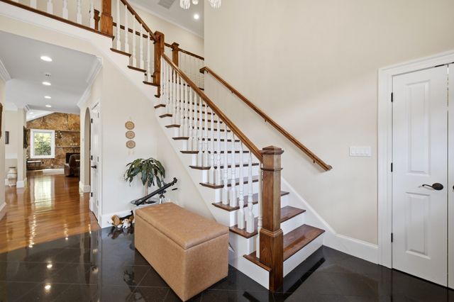 8 Longmeadow Rd, Newton, MA 02459
