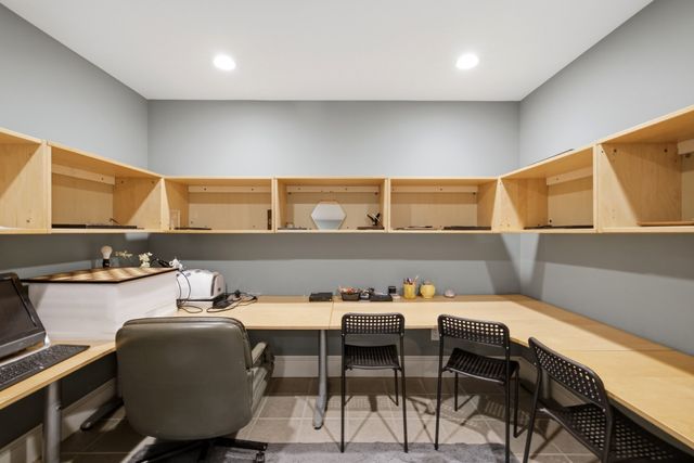 8 Longmeadow Rd, Newton, MA 02459
