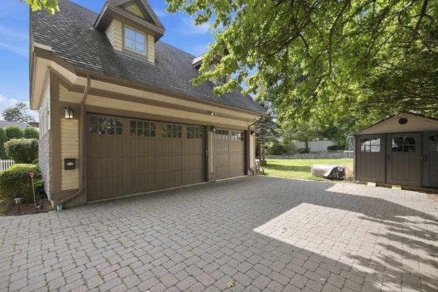 8 Longmeadow Rd, Newton, MA 02459