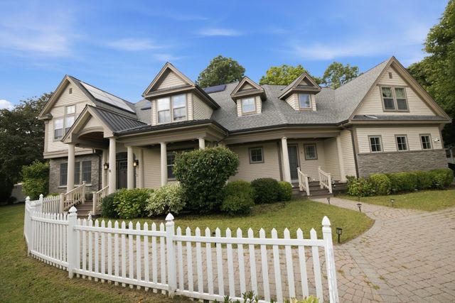 8 Longmeadow Rd, Newton, MA 02459
