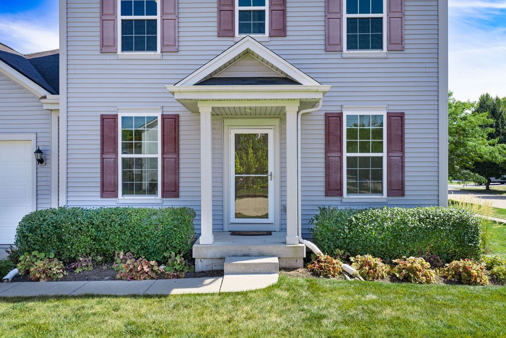 2009 Mayfair Drive, Island Lake, IL 60042