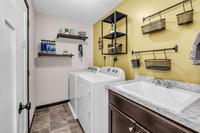 2560 County Road H2 W, Mounds View, MN 55112