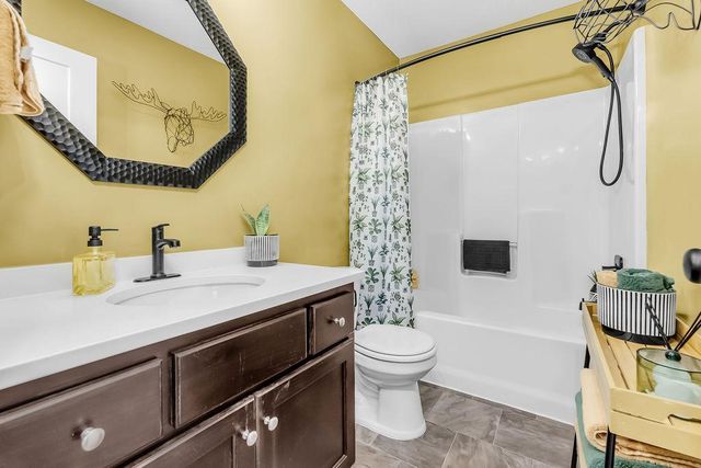 2560 County Road H2 W, Mounds View, MN 55112