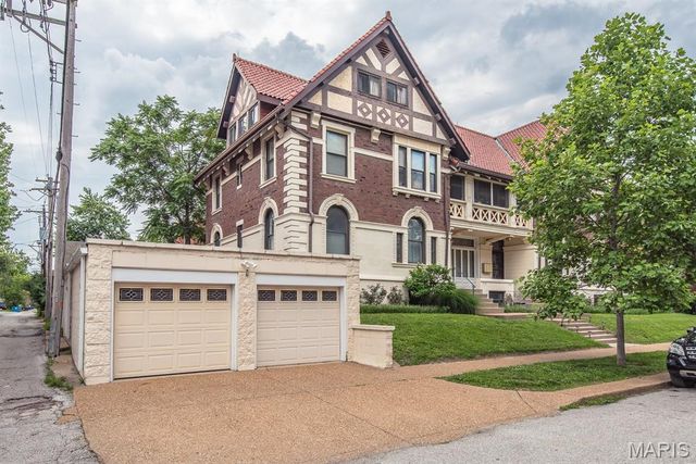 6100 Waterman Boulevard 5, St Louis, MO 63112