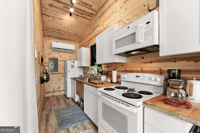 101 Rocket Drive, Cleveland, GA 30528