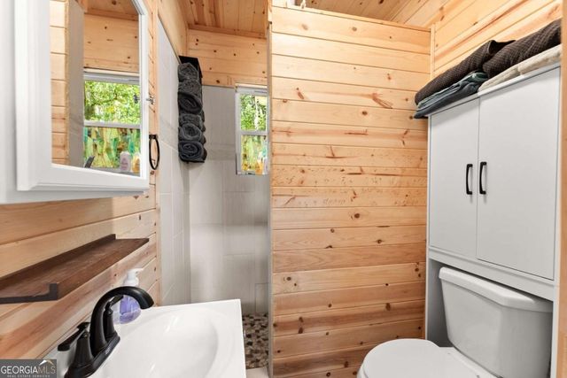 101 Rocket Drive, Cleveland, GA 30528