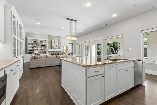 6917 Valley View Lane, Dallas, TX 75240