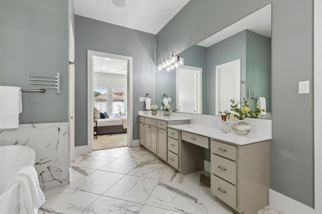 6917 Valley View Lane, Dallas, TX 75240