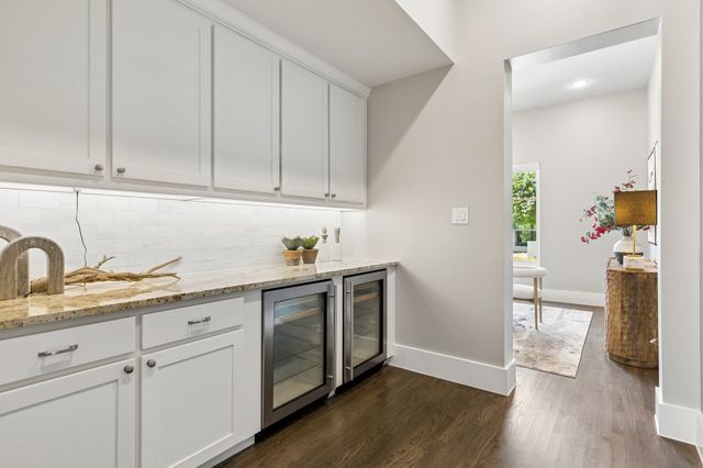 6917 Valley View Lane, Dallas, TX 75240