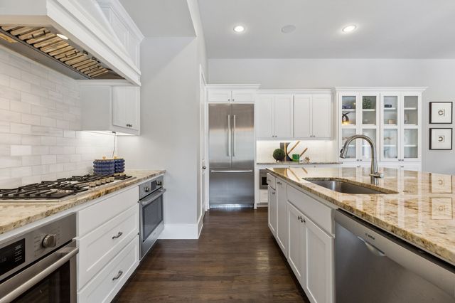 6917 Valley View Lane, Dallas, TX 75240