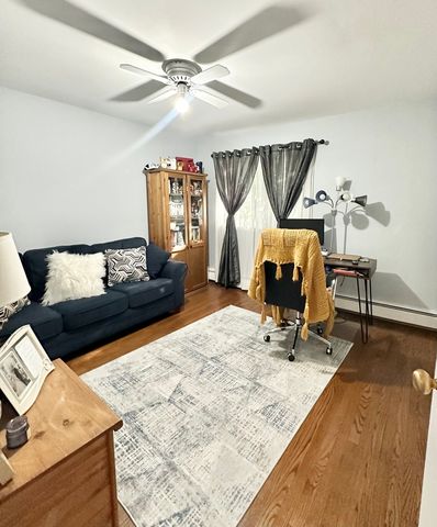8524 Skokie Boulevard 3F, Skokie, IL 60077