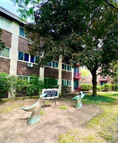 8524 Skokie Boulevard 3F, Skokie, IL 60077