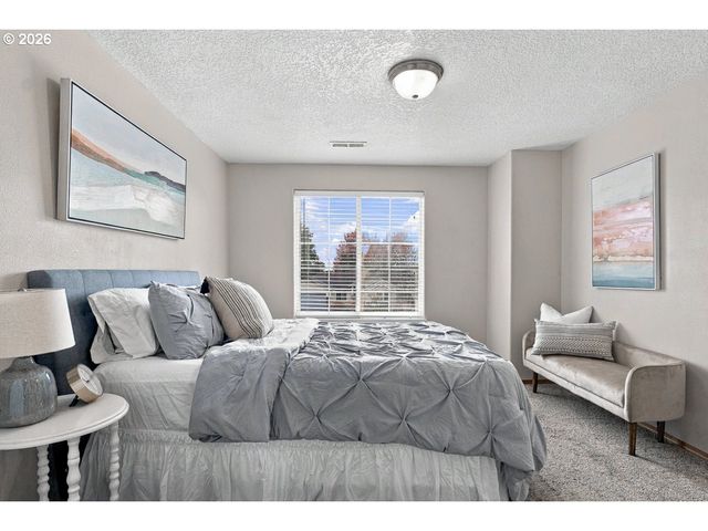 770 Sw SCOTSMAN Ct, Dundee, OR 97115