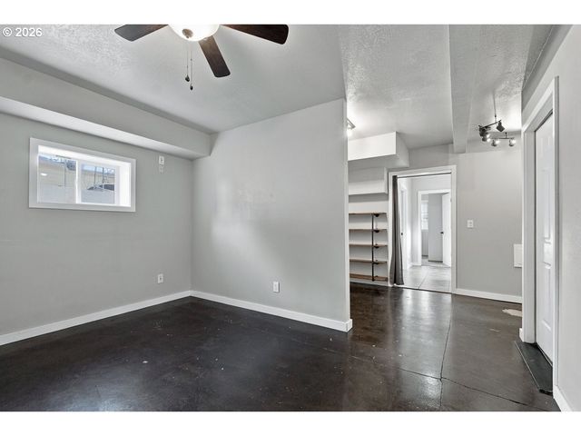 770 Sw SCOTSMAN Ct, Dundee, OR 97115