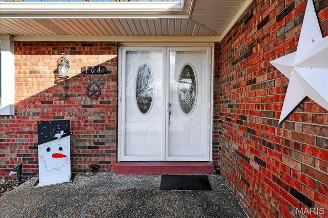 104 Debra Drive, Fairview Heights, IL 62208