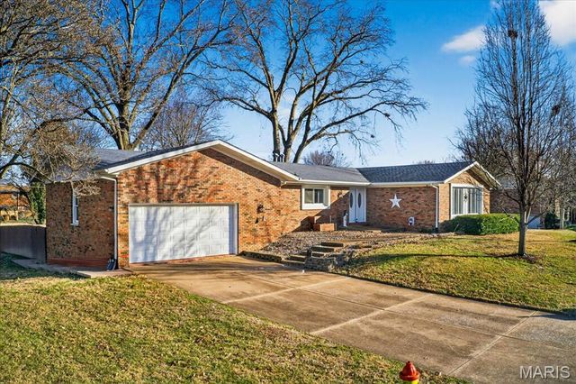 104 Debra Drive, Fairview Heights, IL 62208