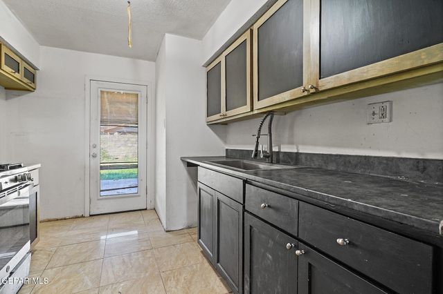 10705 TEXARKANA Place, El Paso, TX 79924