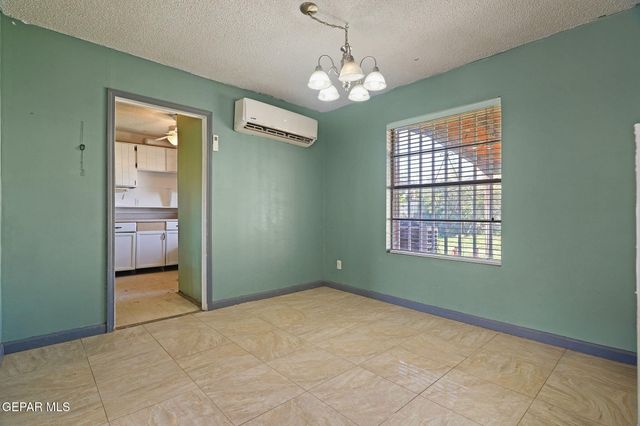 10705 TEXARKANA Place, El Paso, TX 79924