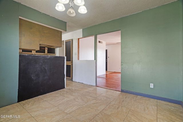 10705 TEXARKANA Place, El Paso, TX 79924