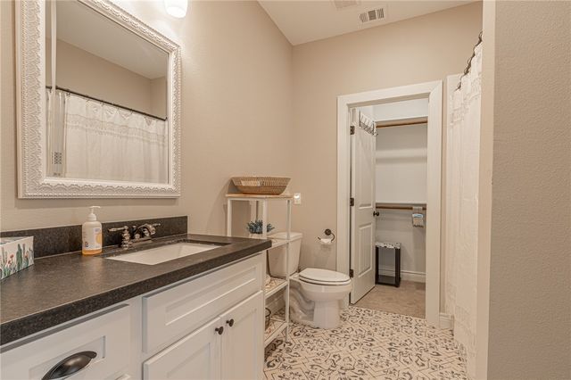 301 West 31st Street 201, Bryan, TX 77803