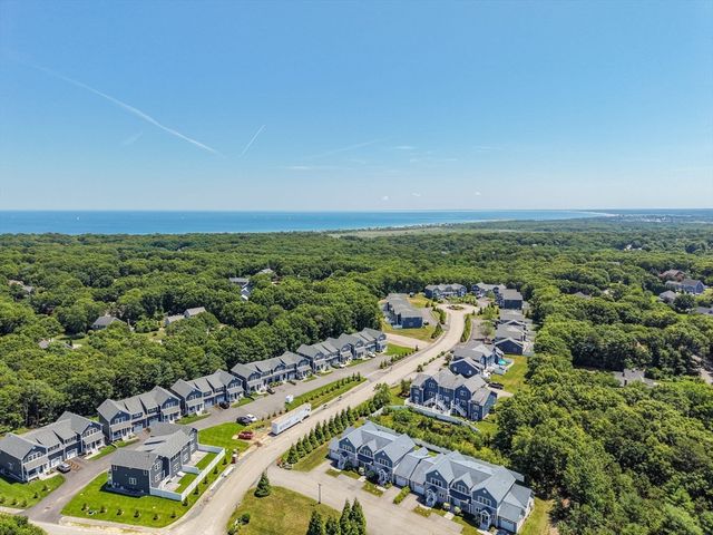 12 Ocean Pines Dr 1, Bourne, MA 02562