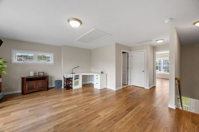 12 Ocean Pines Dr 1, Bourne, MA 02562