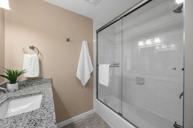 12 Ocean Pines Dr 1, Bourne, MA 02562