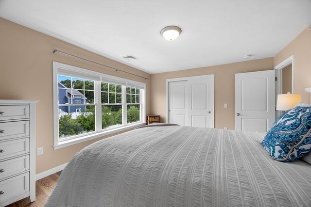 12 Ocean Pines Dr 1, Bourne, MA 02562