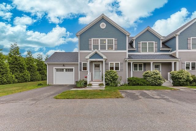 12 Ocean Pines Dr 1, Bourne, MA 02562