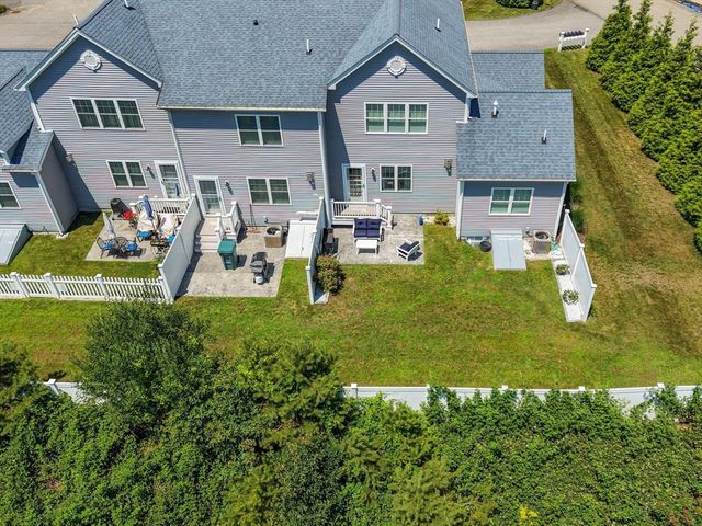 12 Ocean Pines Dr 1, Bourne, MA 02562
