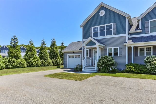 12 Ocean Pines Dr 1, Bourne, MA 02562