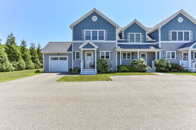 12 Ocean Pines Dr 1, Bourne, MA 02562