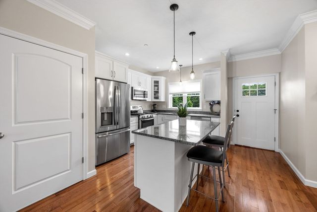12 Ocean Pines Dr 1, Bourne, MA 02562