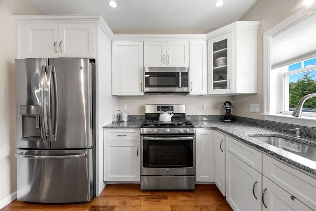 12 Ocean Pines Dr 1, Bourne, MA 02562