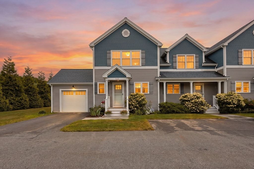 12 Ocean Pines Dr 1, Bourne, MA 02562