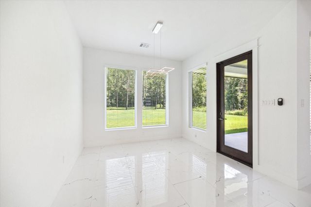 671 Road 6609, Dayton, TX 77535