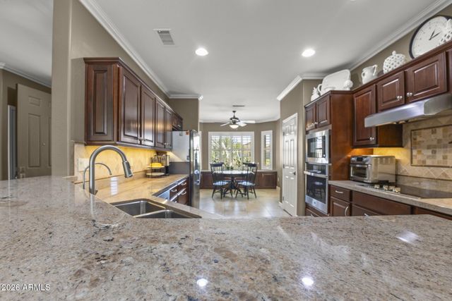 21248 N MARIPOSA GROVE Lane, Surprise, AZ 85387