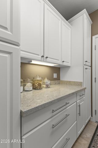 21248 N MARIPOSA GROVE Lane, Surprise, AZ 85387