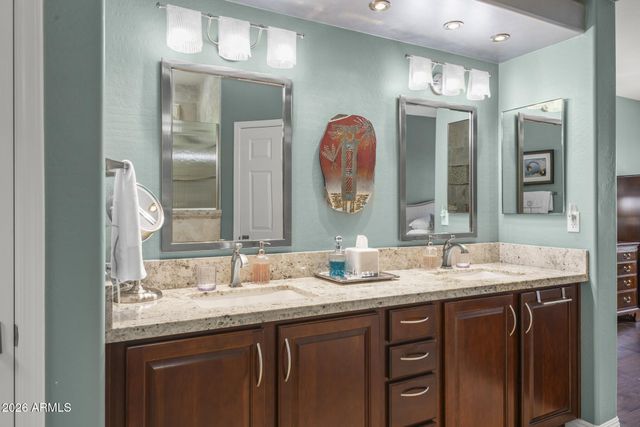 21248 N MARIPOSA GROVE Lane, Surprise, AZ 85387